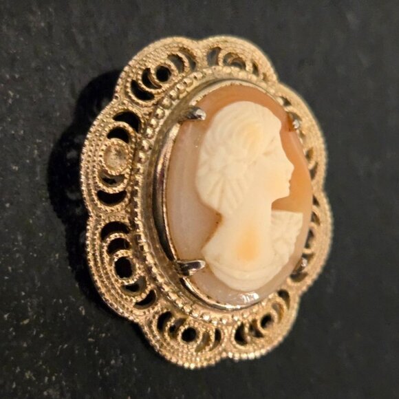 Vintage Cameo Brooch Carved Shell Portrait 1920s Orange White ornate filagree - Picture 5 of 9